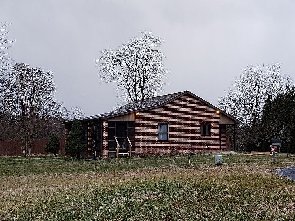 143 WOODLAND CT, LURAY, Virginia 22835, 3 Bedrooms Bedrooms, ,2 BathroomsBathrooms,Residential,143 WOODLAND CT,664368 MLS # 664368