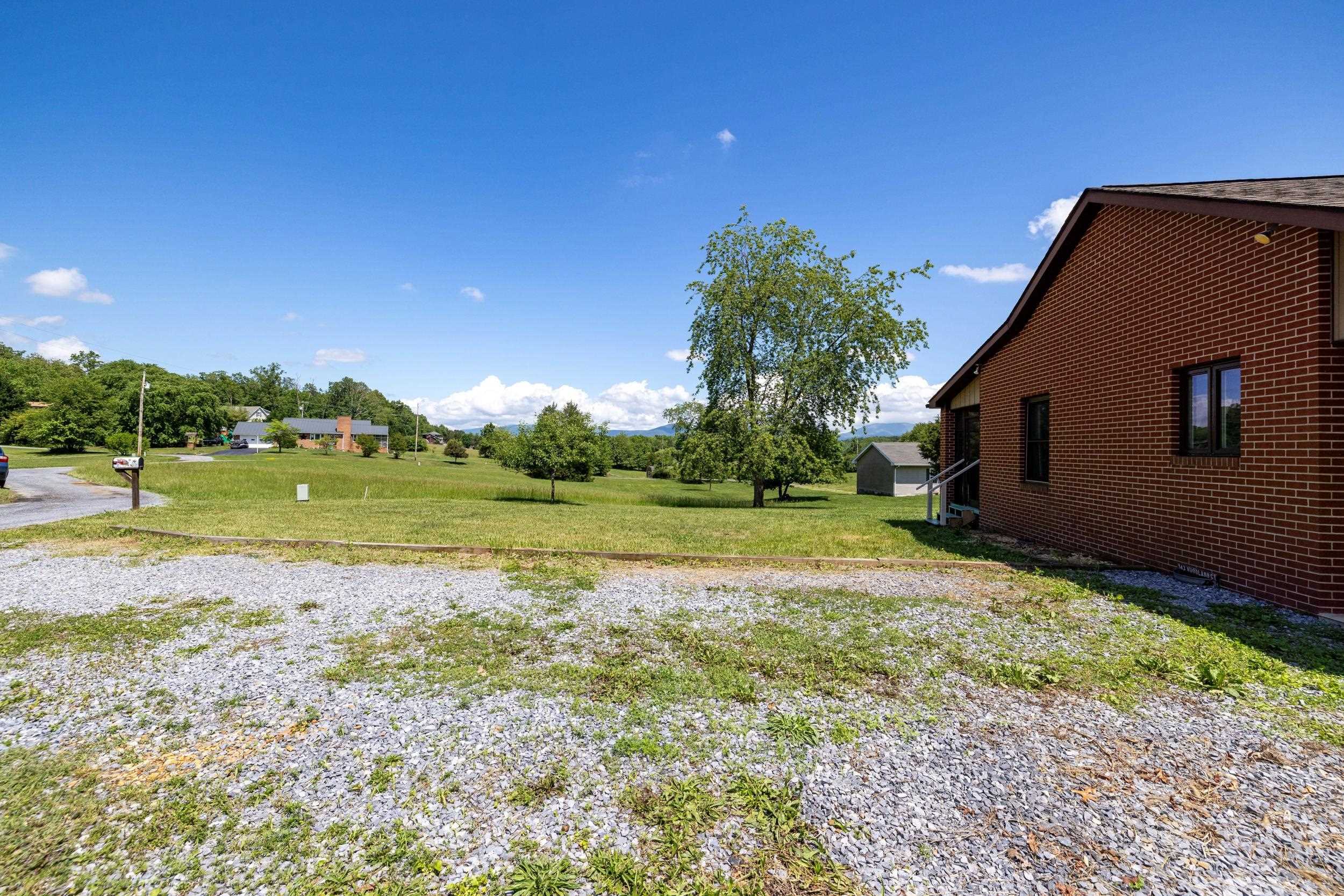143 WOODLAND CT, LURAY, Virginia 22835, 2 Bedrooms Bedrooms, ,2 BathroomsBathrooms,Residential,143 WOODLAND CT,664368 MLS # 664368