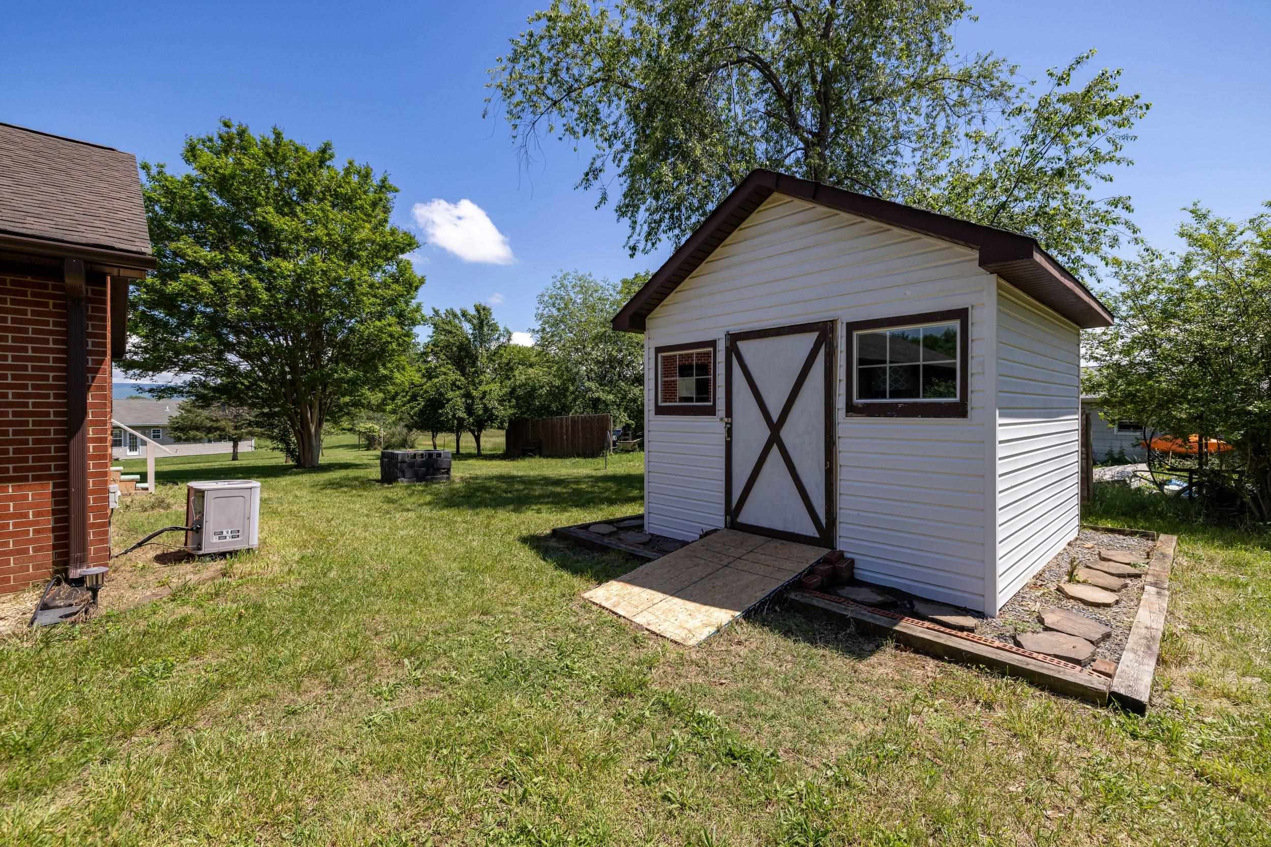 143 WOODLAND CT, LURAY, Virginia 22835, 2 Bedrooms Bedrooms, ,2 BathroomsBathrooms,Residential,143 WOODLAND CT,664368 MLS # 664368