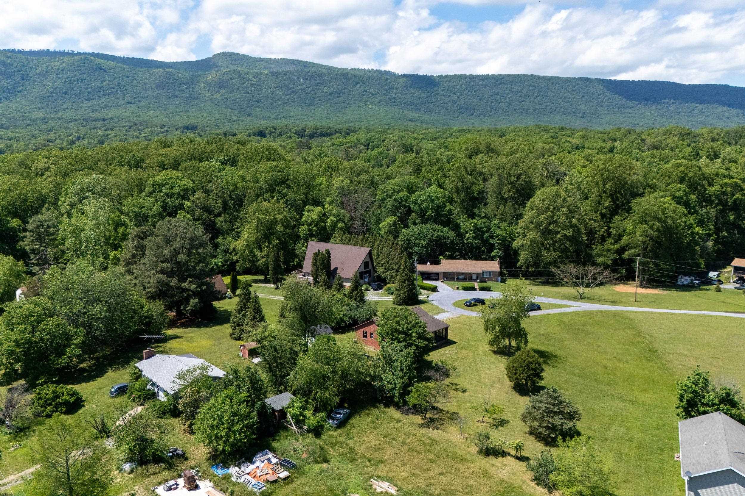 143 WOODLAND CT, LURAY, Virginia 22835, 2 Bedrooms Bedrooms, ,2 BathroomsBathrooms,Residential,143 WOODLAND CT,664368 MLS # 664368