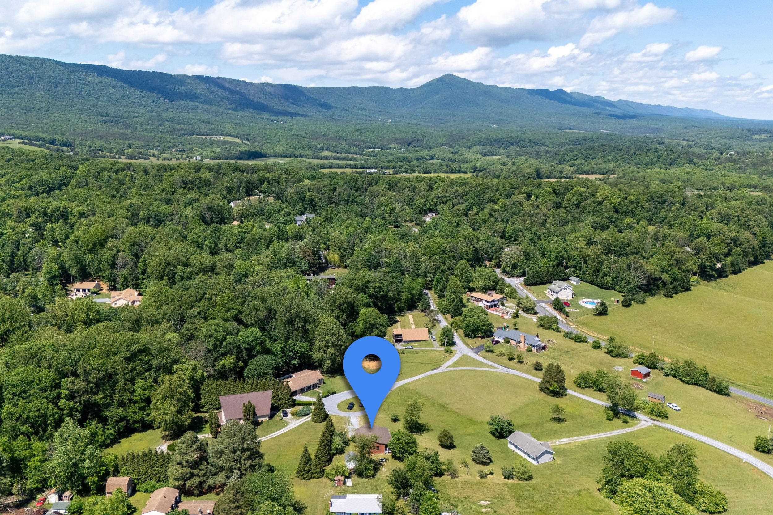 143 WOODLAND CT, LURAY, Virginia 22835, 2 Bedrooms Bedrooms, ,2 BathroomsBathrooms,Residential,143 WOODLAND CT,664368 MLS # 664368