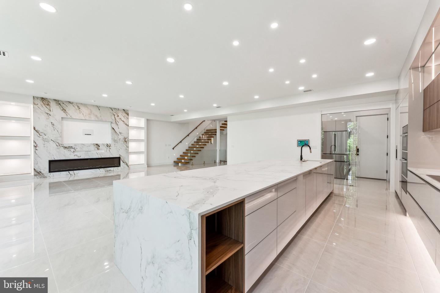 2321 N RICHMOND ST, ARLINGTON, Virginia 22207, 5 Bedrooms Bedrooms, ,5 BathroomsBathrooms,Residential,For sale,2321 N RICHMOND ST,VAAR2056970 MLS # VAAR2056970