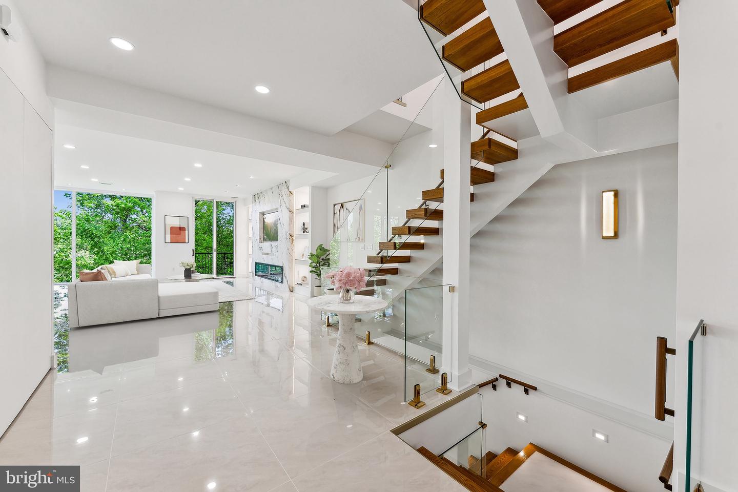 2321 N RICHMOND ST, ARLINGTON, Virginia 22207, 5 Bedrooms Bedrooms, ,5 BathroomsBathrooms,Residential,For sale,2321 N RICHMOND ST,VAAR2056970 MLS # VAAR2056970