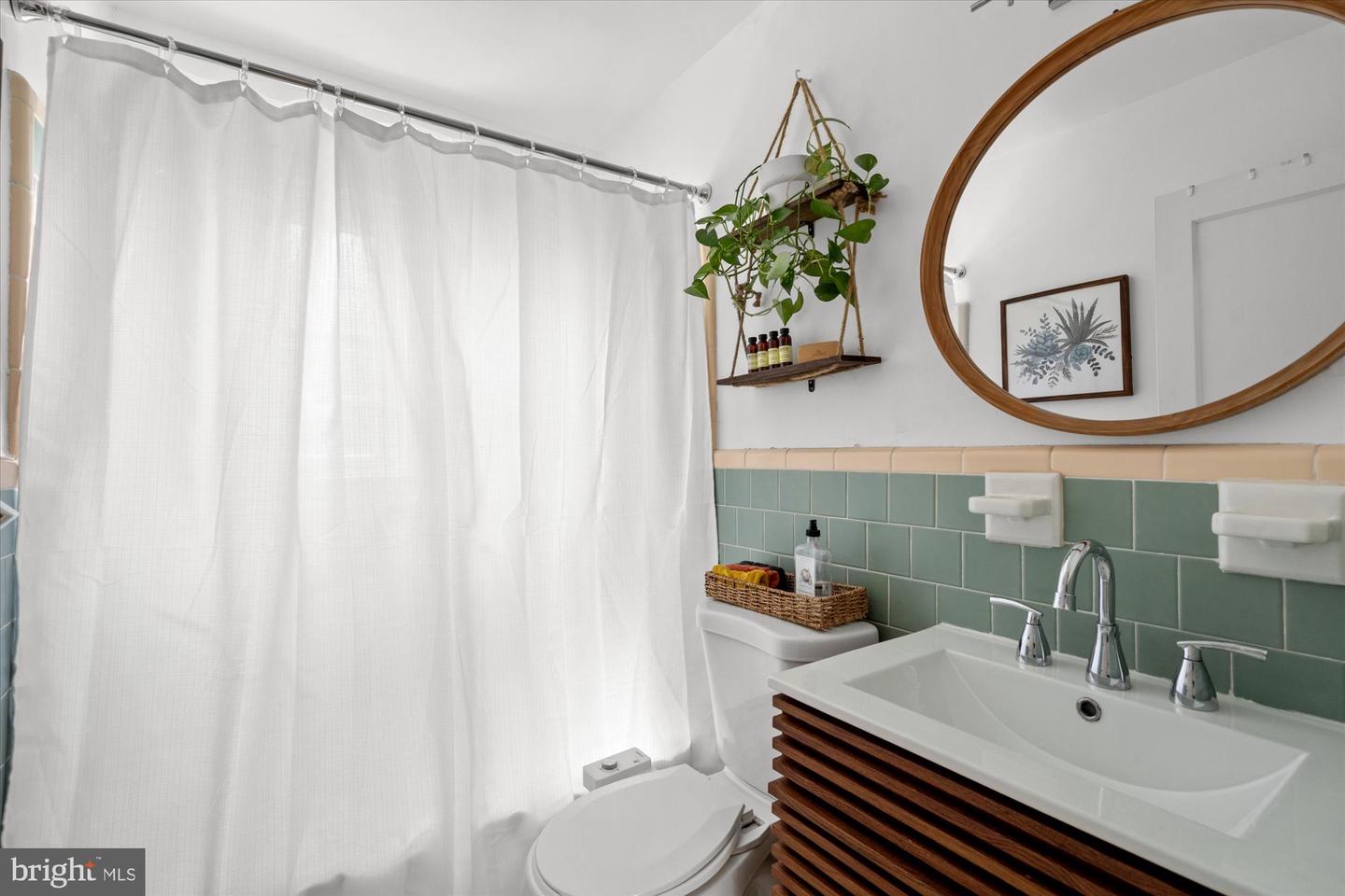 1705 N CLIFF ST, ALEXANDRIA, Virginia 22301, 2 Bedrooms Bedrooms, ,2 BathroomsBathrooms,Residential,For sale,1705 N CLIFF ST,VAAX2044920 MLS # VAAX2044920