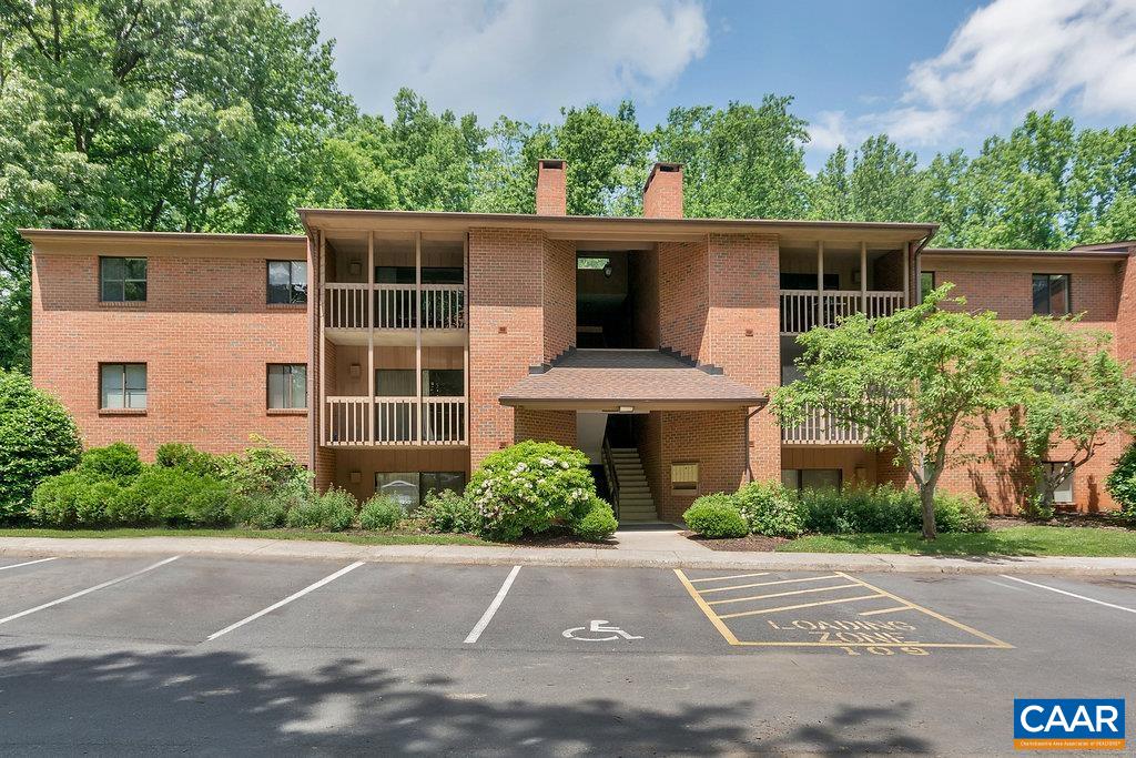 103 TURTLE CREEK RD, CHARLOTTESVILLE, Virginia 22901, 2 Bedrooms Bedrooms, ,2 BathroomsBathrooms,Residential,103 TURTLE CREEK RD,664374 MLS # 664374