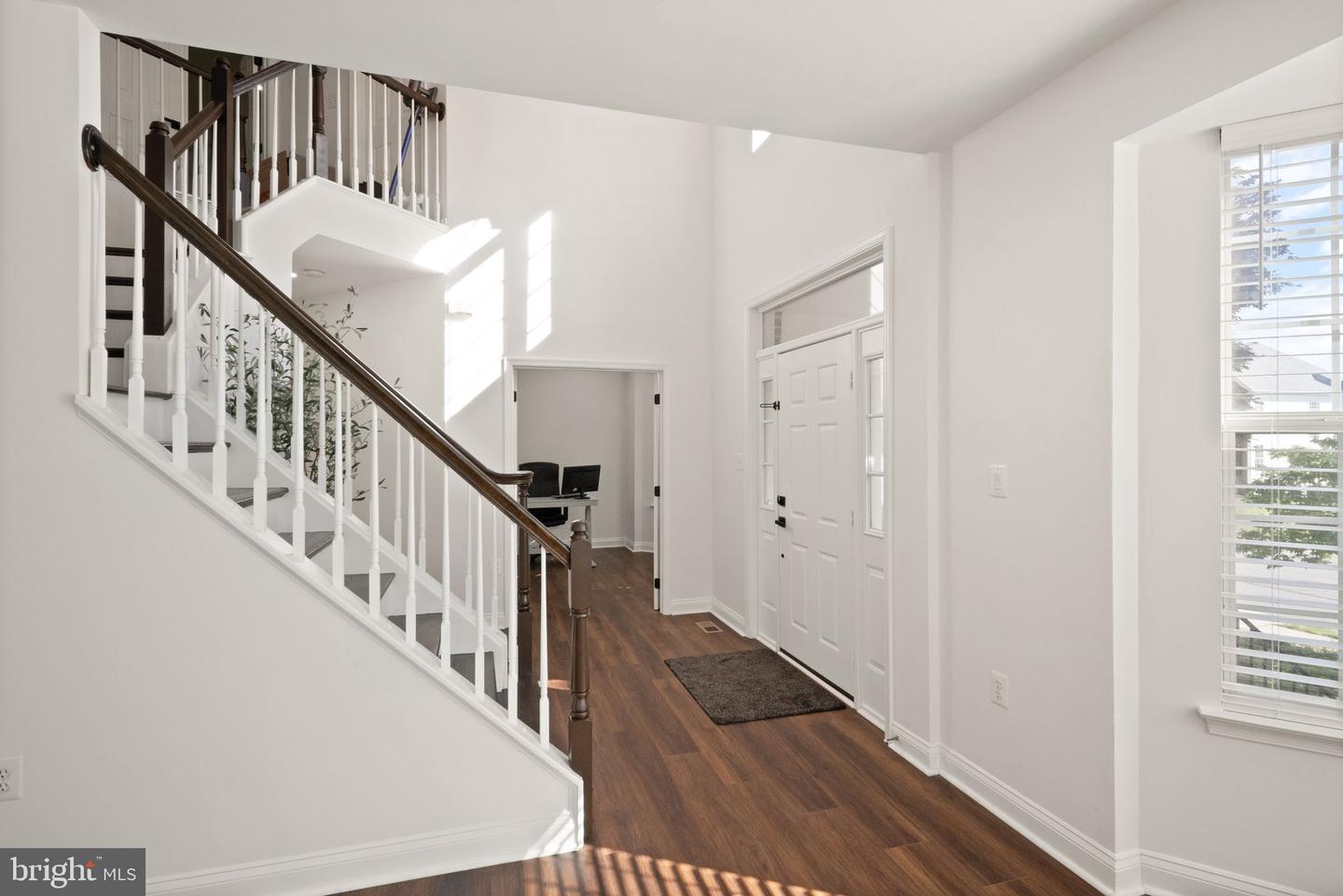 902 SANTMYER DR SE, LEESBURG, Virginia 20175, 5 Bedrooms Bedrooms, ,3 BathroomsBathrooms,Residential,For sale,902 SANTMYER DR SE,VALO2095538 MLS # VALO2095538