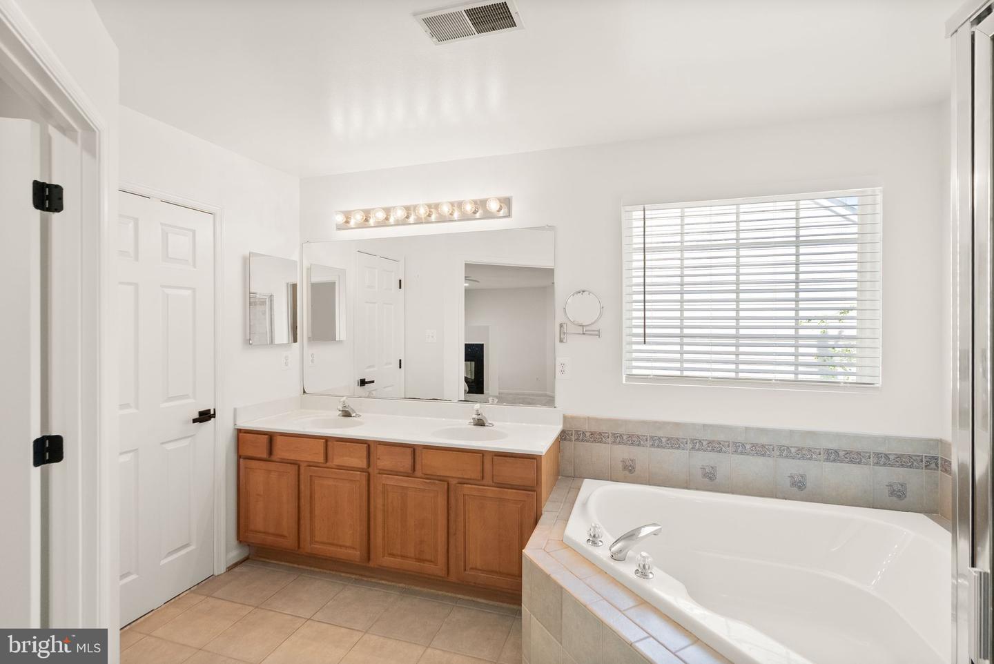 902 SANTMYER DR SE, LEESBURG, Virginia 20175, 5 Bedrooms Bedrooms, ,3 BathroomsBathrooms,Residential,For sale,902 SANTMYER DR SE,VALO2095538 MLS # VALO2095538
