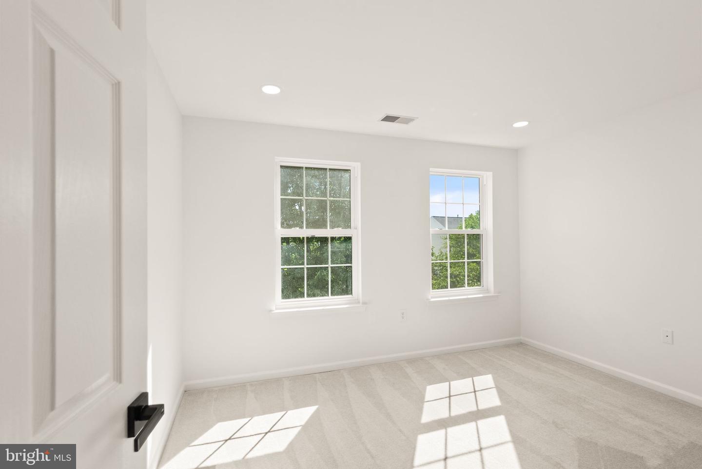902 SANTMYER DR SE, LEESBURG, Virginia 20175, 5 Bedrooms Bedrooms, ,3 BathroomsBathrooms,Residential,For sale,902 SANTMYER DR SE,VALO2095538 MLS # VALO2095538