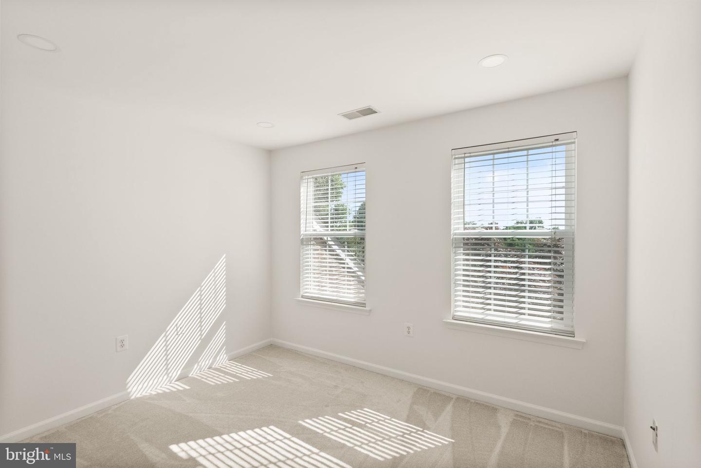 902 SANTMYER DR SE, LEESBURG, Virginia 20175, 5 Bedrooms Bedrooms, ,3 BathroomsBathrooms,Residential,For sale,902 SANTMYER DR SE,VALO2095538 MLS # VALO2095538