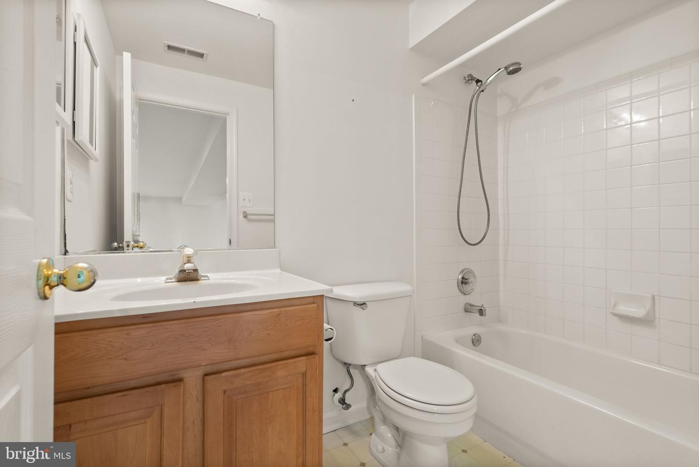 902 SANTMYER DR SE, LEESBURG, Virginia 20175, 5 Bedrooms Bedrooms, ,3 BathroomsBathrooms,Residential,For sale,902 SANTMYER DR SE,VALO2095538 MLS # VALO2095538