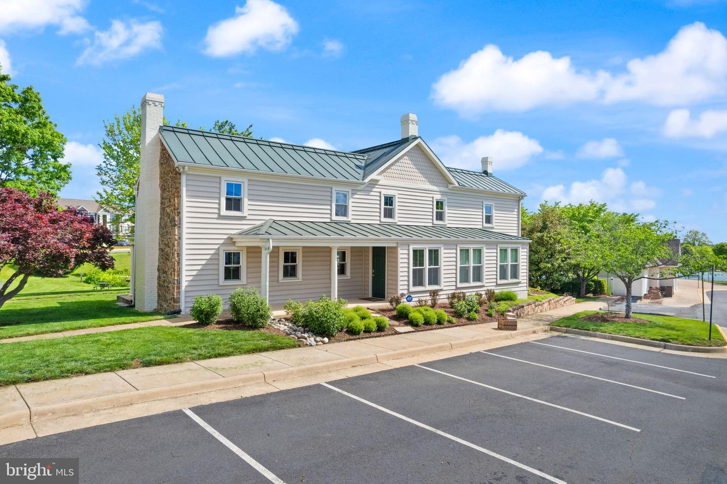 902 SANTMYER DR SE, LEESBURG, Virginia 20175, 5 Bedrooms Bedrooms, ,3 BathroomsBathrooms,Residential,For sale,902 SANTMYER DR SE,VALO2095538 MLS # VALO2095538
