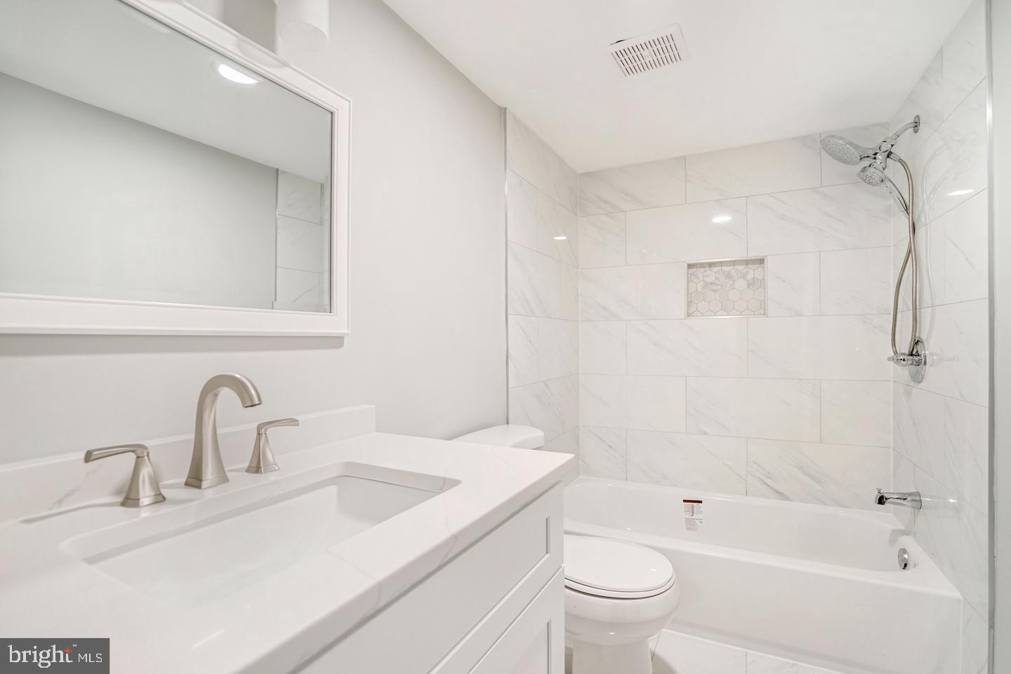 1800 OLD MEADOW RD #113, MCLEAN, Virginia 22102, 2 Bedrooms Bedrooms, ,2 BathroomsBathrooms,Residential,For sale,1800 OLD MEADOW RD #113,VAFX2238654 MLS # VAFX2238654