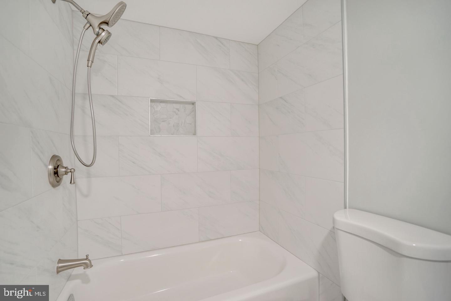 1800 OLD MEADOW RD #113, MCLEAN, Virginia 22102, 2 Bedrooms Bedrooms, ,2 BathroomsBathrooms,Residential,For sale,1800 OLD MEADOW RD #113,VAFX2238654 MLS # VAFX2238654
