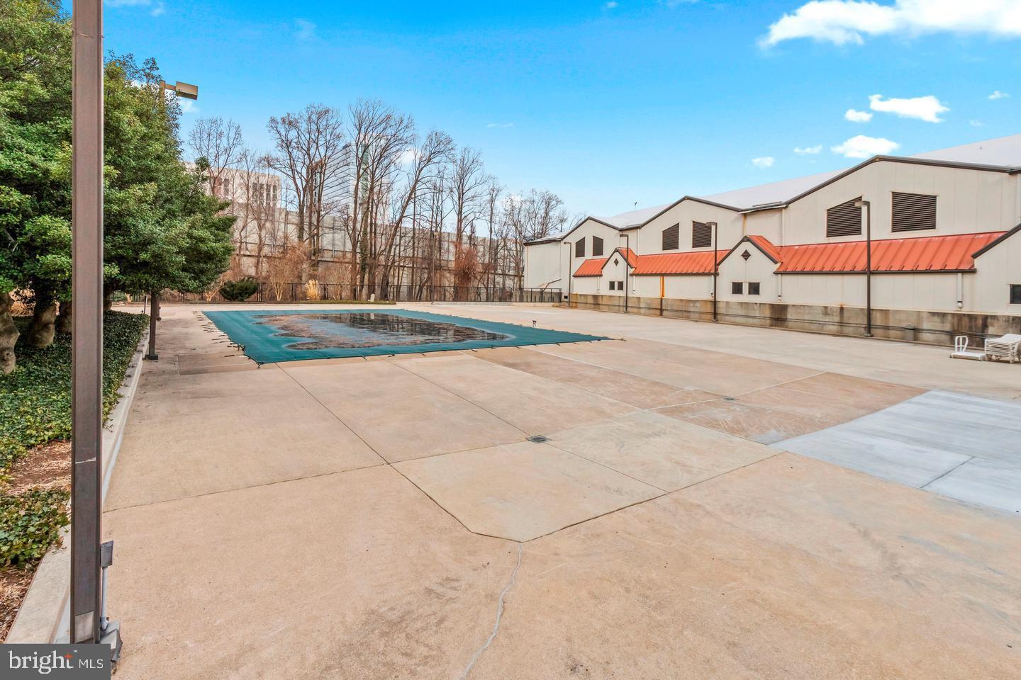 1800 OLD MEADOW RD #113, MCLEAN, Virginia 22102, 2 Bedrooms Bedrooms, ,2 BathroomsBathrooms,Residential,For sale,1800 OLD MEADOW RD #113,VAFX2238654 MLS # VAFX2238654