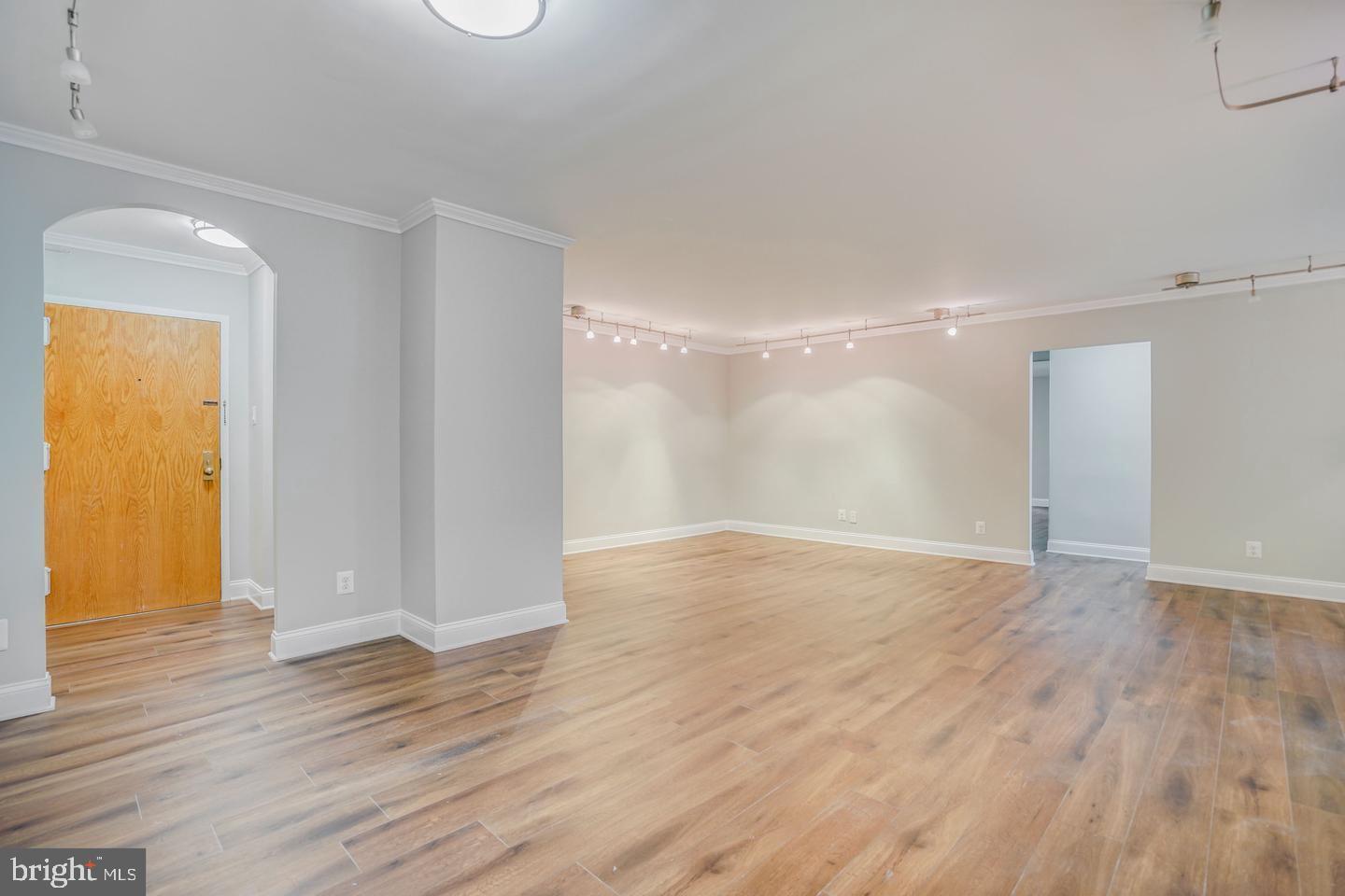 1800 OLD MEADOW RD #113, MCLEAN, Virginia 22102, 2 Bedrooms Bedrooms, ,2 BathroomsBathrooms,Residential,For sale,1800 OLD MEADOW RD #113,VAFX2238654 MLS # VAFX2238654