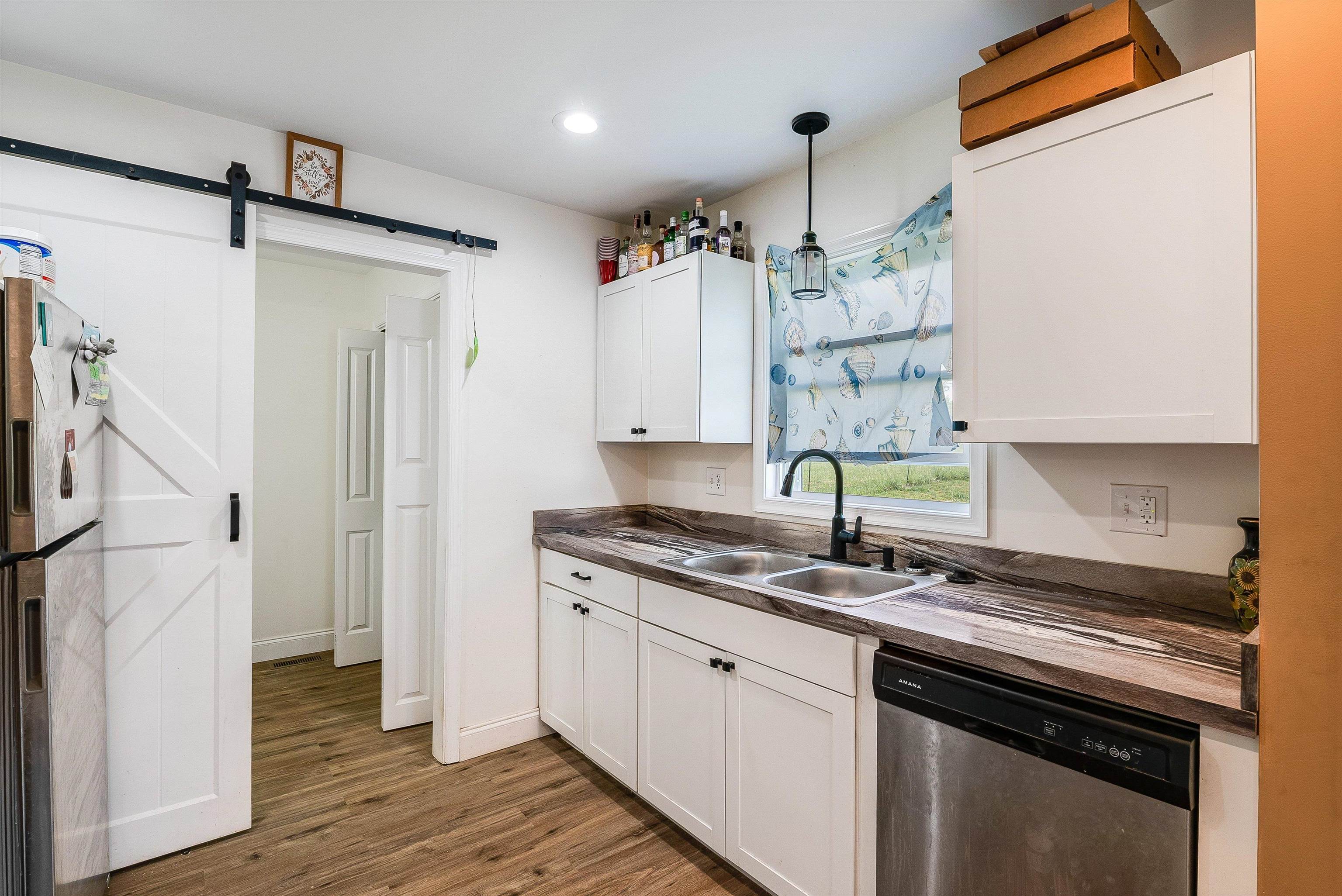 250 W WASHINGTON AVE, ELKTON, Virginia 22827, 3 Bedrooms Bedrooms, ,2 BathroomsBathrooms,Residential,250 W WASHINGTON AVE,664378 MLS # 664378