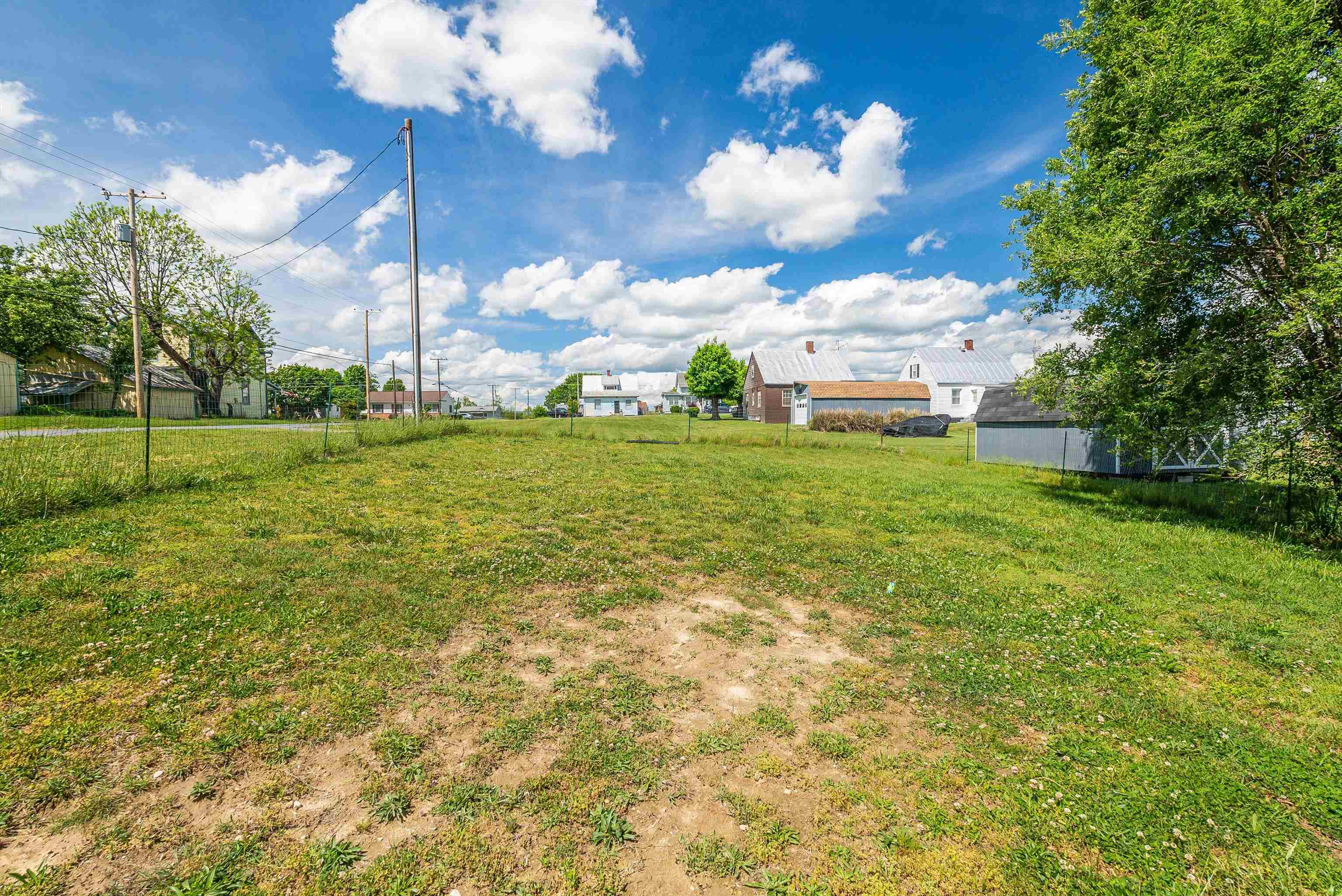 250 W WASHINGTON AVE, ELKTON, Virginia 22827, 3 Bedrooms Bedrooms, ,2 BathroomsBathrooms,Residential,250 W WASHINGTON AVE,664378 MLS # 664378