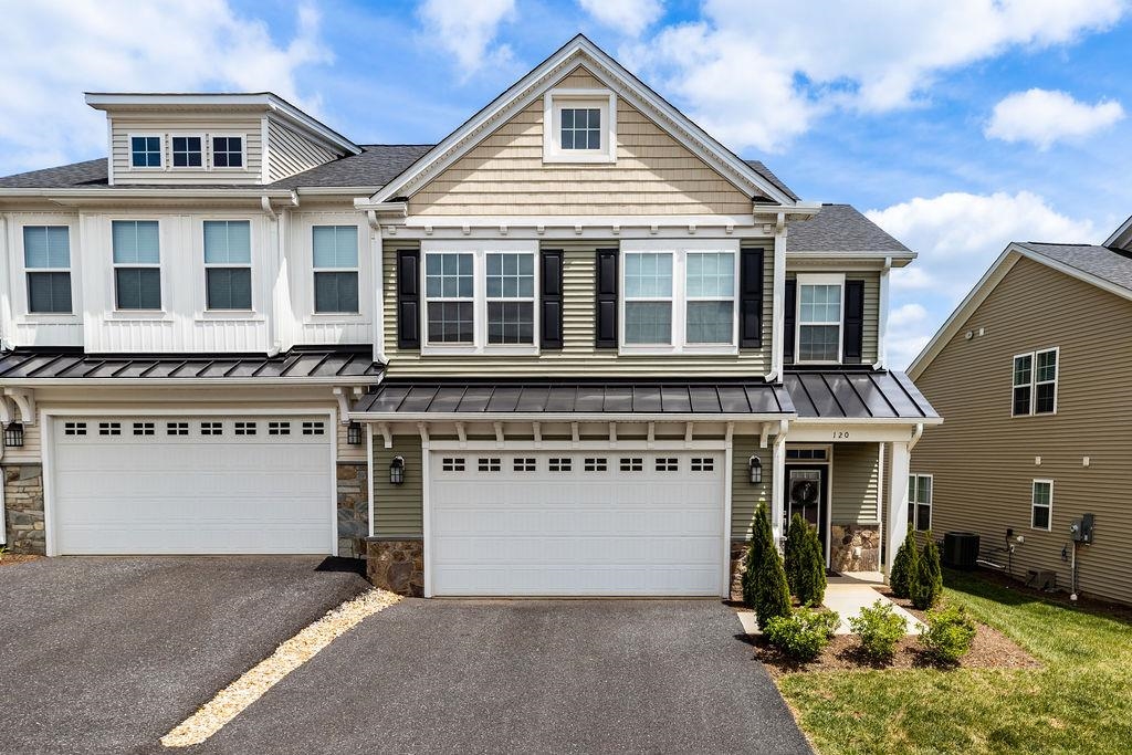 120 RIDGELINE DR, WAYNESBORO, Virginia 22980, 3 Bedrooms Bedrooms, ,2 BathroomsBathrooms,Residential,120 RIDGELINE DR,664380 MLS # 664380