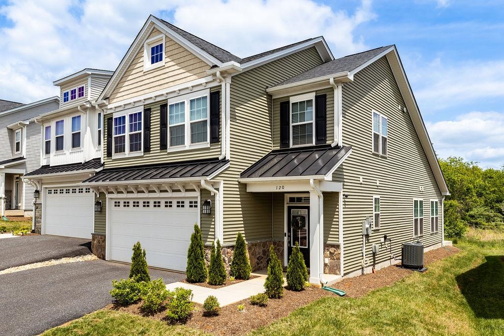 120 RIDGELINE DR, WAYNESBORO, Virginia 22980, 3 Bedrooms Bedrooms, ,2 BathroomsBathrooms,Residential,120 RIDGELINE DR,664380 MLS # 664380