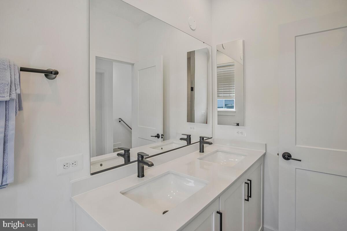 7367 BLADE DR, FALLS CHURCH, Virginia 22042, 3 Bedrooms Bedrooms, ,3 BathroomsBathrooms,Residential,For sale,7367 BLADE DR,VAFX2238760 MLS # VAFX2238760