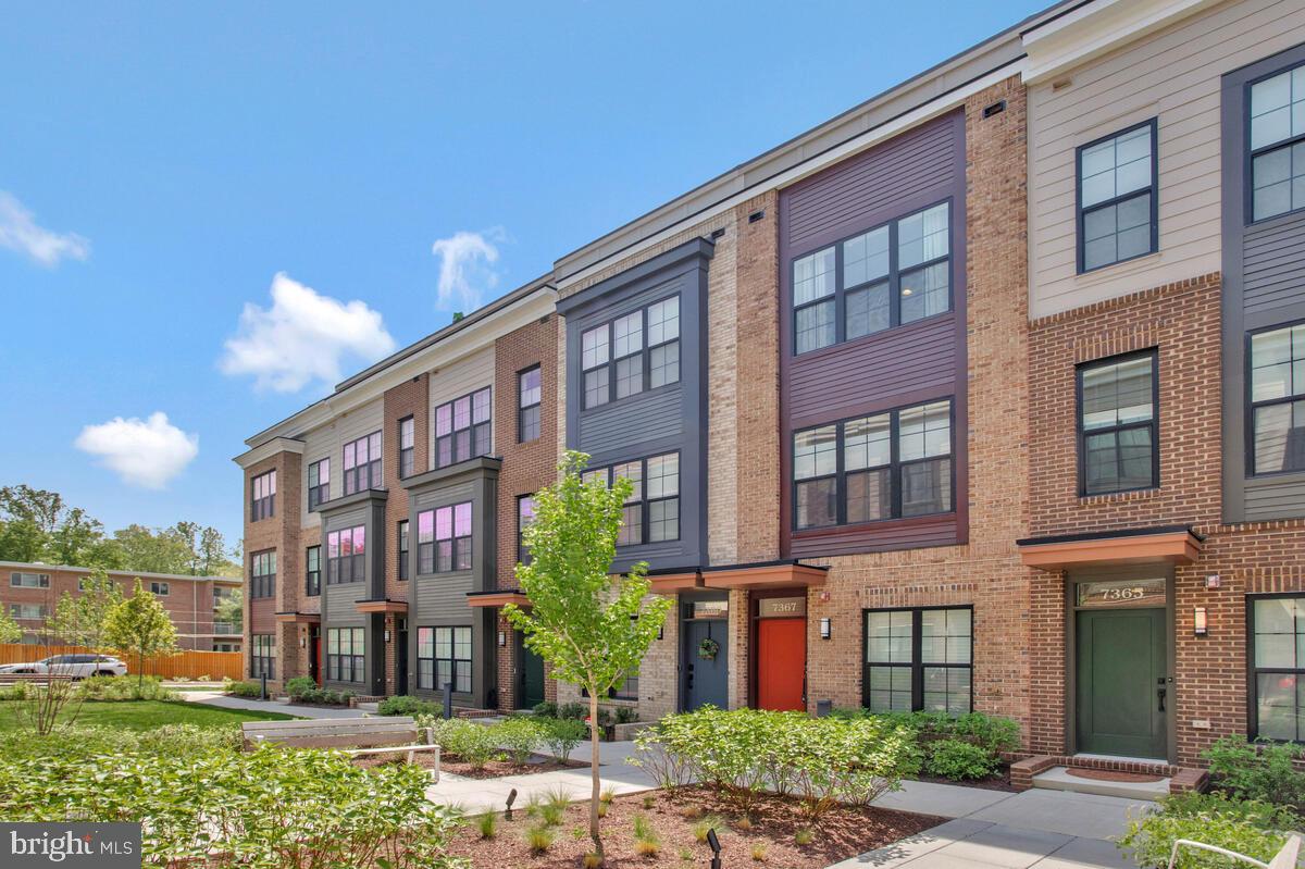 7367 BLADE DR, FALLS CHURCH, Virginia 22042, 3 Bedrooms Bedrooms, ,3 BathroomsBathrooms,Residential,For sale,7367 BLADE DR,VAFX2238760 MLS # VAFX2238760