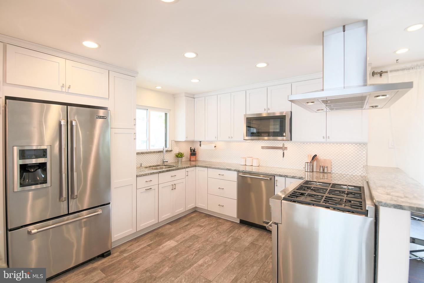 1549 11TH ST S, ARLINGTON, Virginia 22204, 3 Bedrooms Bedrooms, ,3 BathroomsBathrooms,Residential,For sale,1549 11TH ST S,VAAR2057068 MLS # VAAR2057068