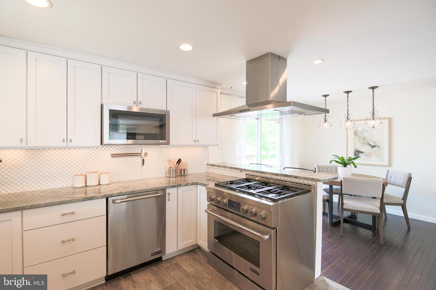 1549 11TH ST S, ARLINGTON, Virginia 22204, 3 Bedrooms Bedrooms, ,3 BathroomsBathrooms,Residential,For sale,1549 11TH ST S,VAAR2057068 MLS # VAAR2057068