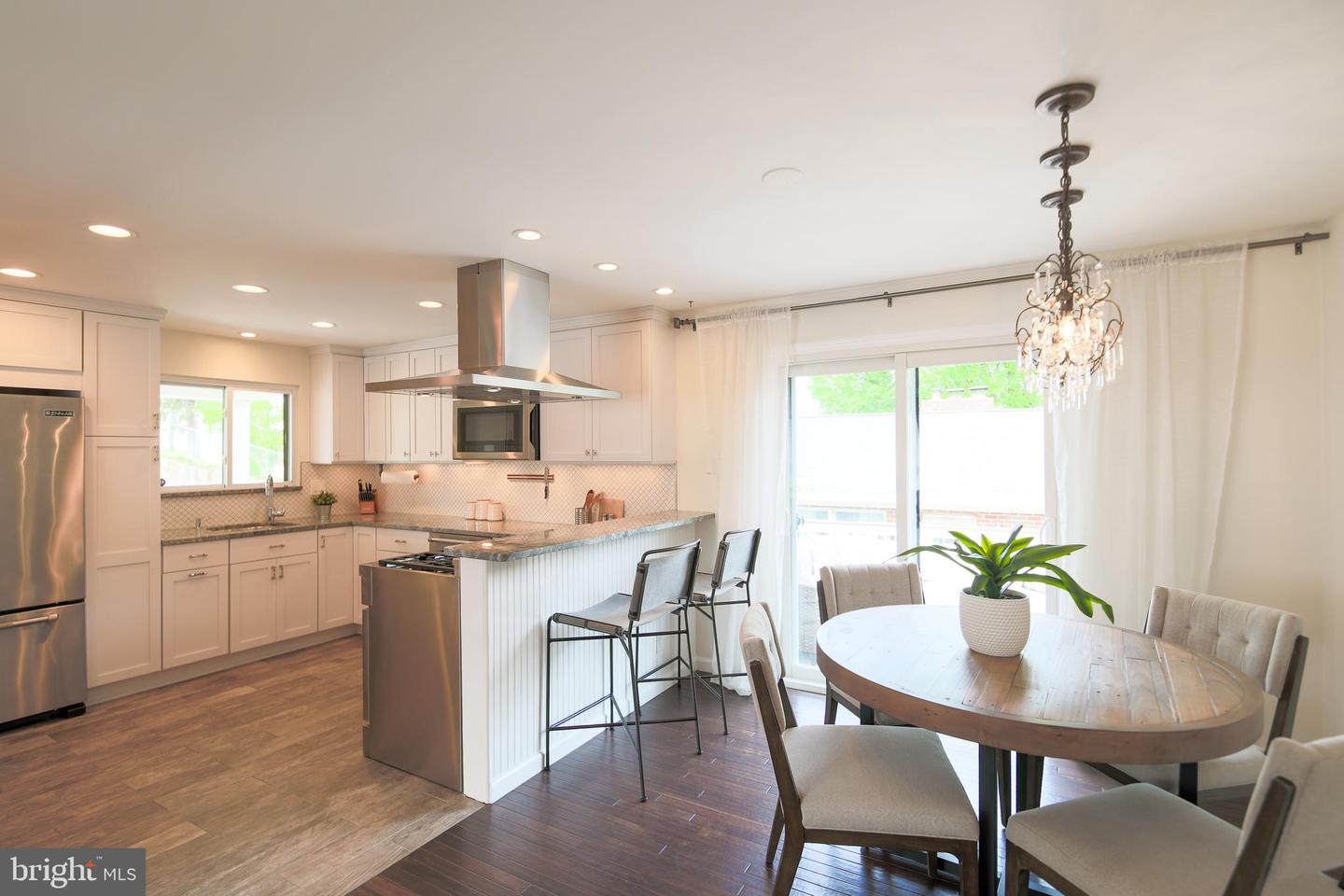 1549 11TH ST S, ARLINGTON, Virginia 22204, 3 Bedrooms Bedrooms, ,3 BathroomsBathrooms,Residential,For sale,1549 11TH ST S,VAAR2057068 MLS # VAAR2057068
