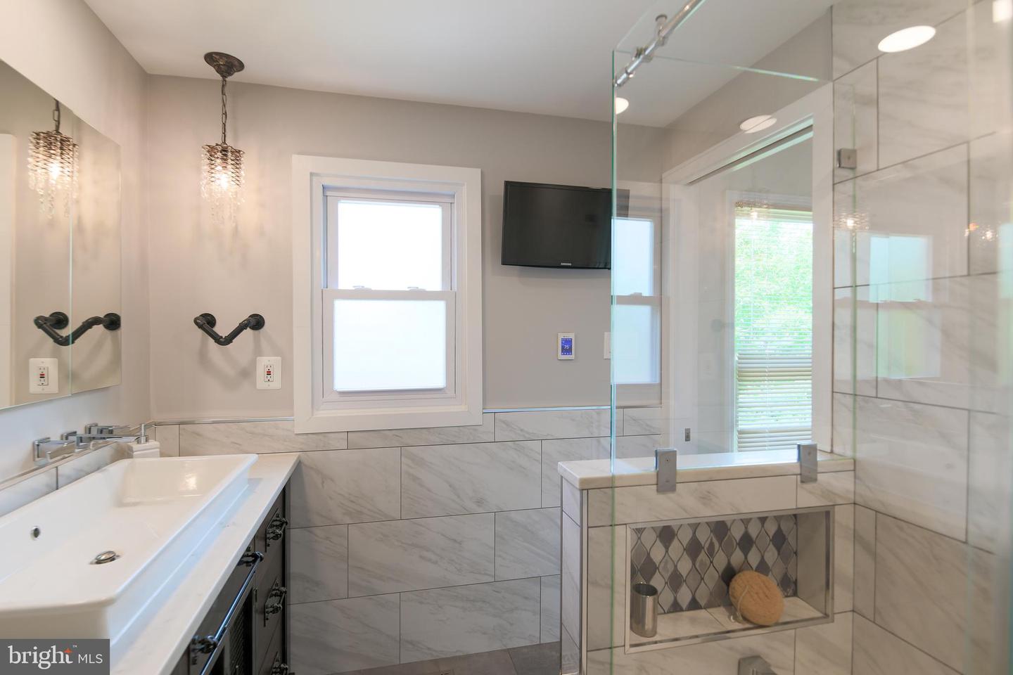 1549 11TH ST S, ARLINGTON, Virginia 22204, 3 Bedrooms Bedrooms, ,3 BathroomsBathrooms,Residential,For sale,1549 11TH ST S,VAAR2057068 MLS # VAAR2057068