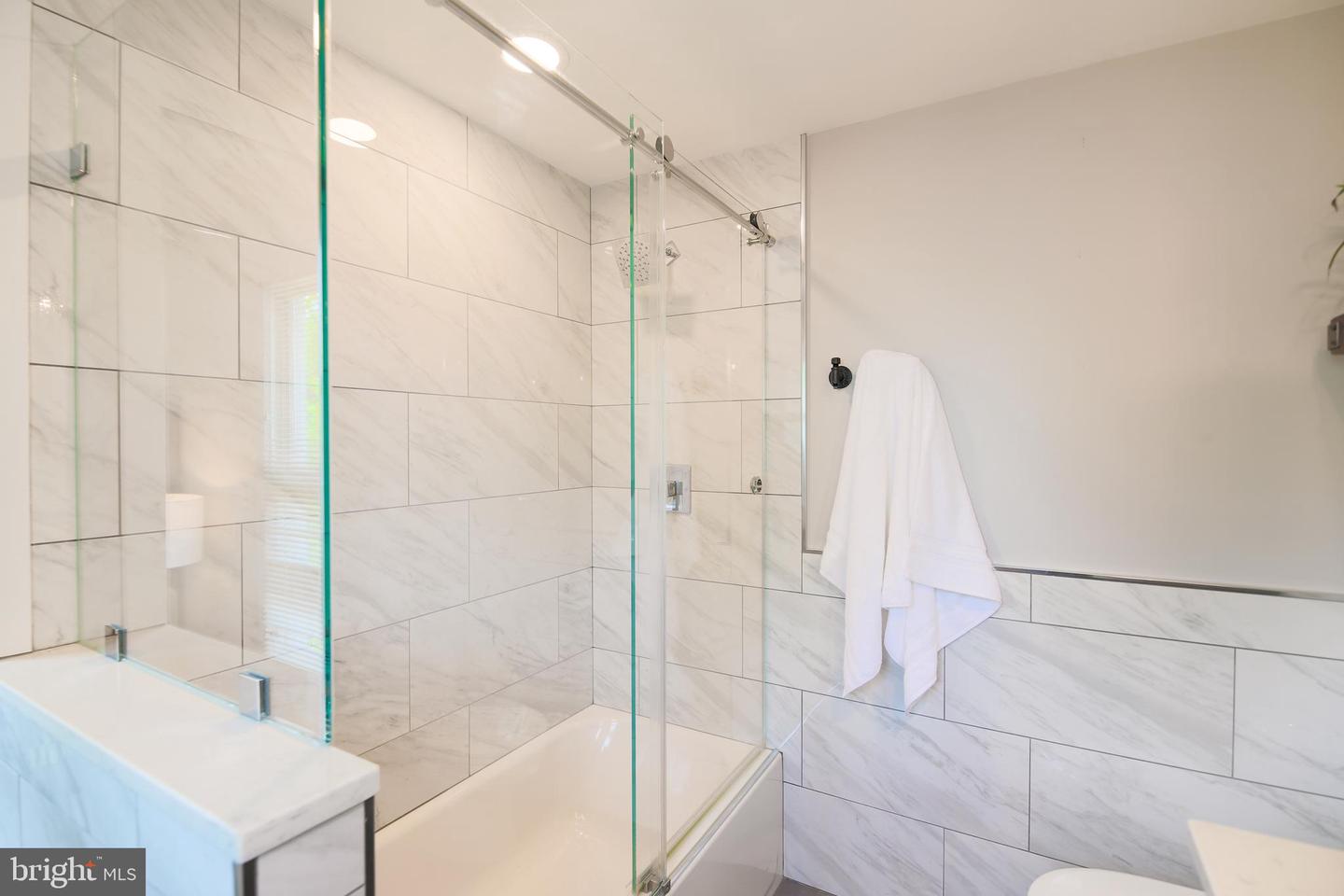 1549 11TH ST S, ARLINGTON, Virginia 22204, 3 Bedrooms Bedrooms, ,3 BathroomsBathrooms,Residential,For sale,1549 11TH ST S,VAAR2057068 MLS # VAAR2057068