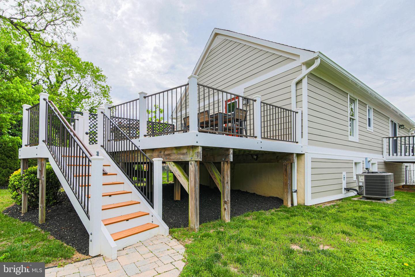 1549 11TH ST S, ARLINGTON, Virginia 22204, 3 Bedrooms Bedrooms, ,3 BathroomsBathrooms,Residential,For sale,1549 11TH ST S,VAAR2057068 MLS # VAAR2057068