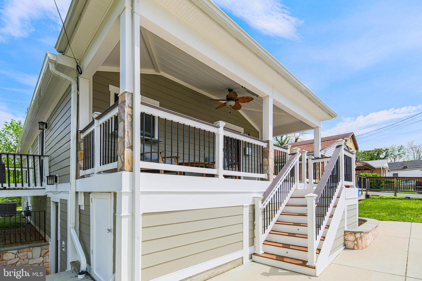 1549 11TH ST S, ARLINGTON, Virginia 22204, 3 Bedrooms Bedrooms, ,3 BathroomsBathrooms,Residential,For sale,1549 11TH ST S,VAAR2057068 MLS # VAAR2057068