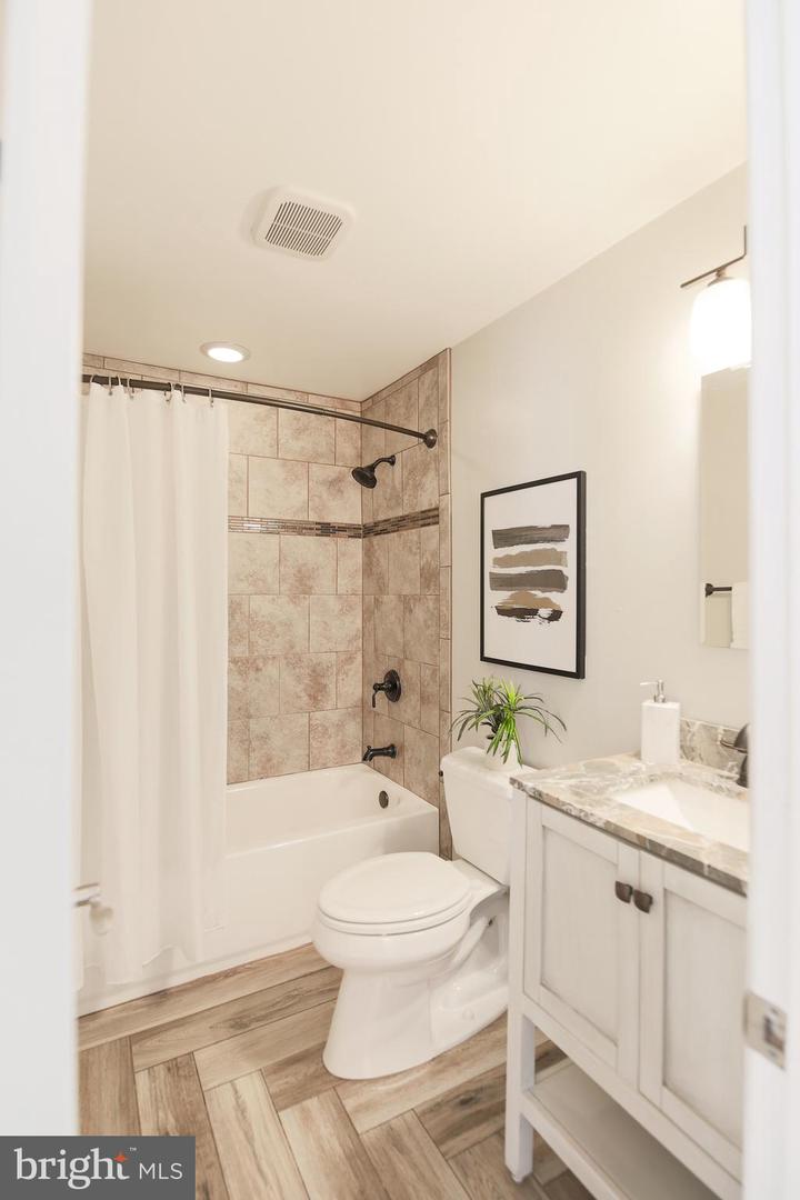 1549 11TH ST S, ARLINGTON, Virginia 22204, 3 Bedrooms Bedrooms, ,3 BathroomsBathrooms,Residential,For sale,1549 11TH ST S,VAAR2057068 MLS # VAAR2057068