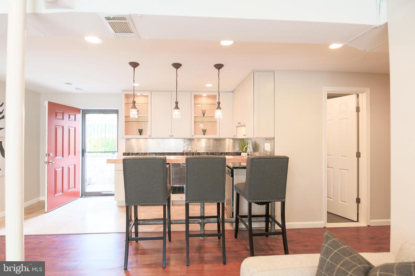 1549 11TH ST S, ARLINGTON, Virginia 22204, 3 Bedrooms Bedrooms, ,3 BathroomsBathrooms,Residential,For sale,1549 11TH ST S,VAAR2057068 MLS # VAAR2057068