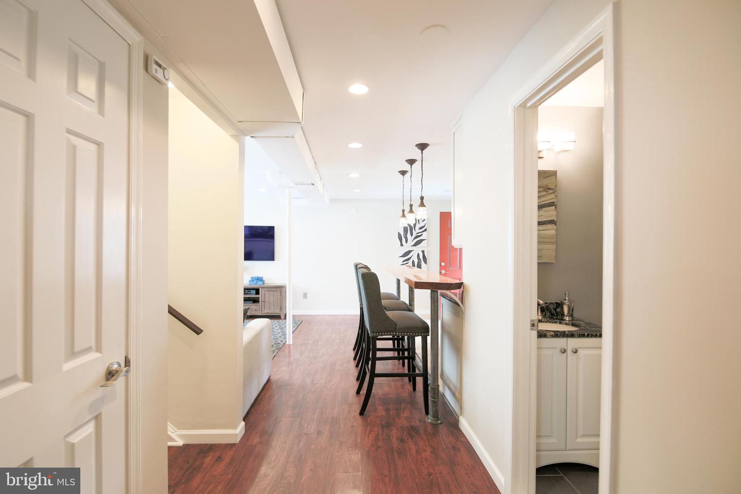 1549 11TH ST S, ARLINGTON, Virginia 22204, 3 Bedrooms Bedrooms, ,3 BathroomsBathrooms,Residential,For sale,1549 11TH ST S,VAAR2057068 MLS # VAAR2057068