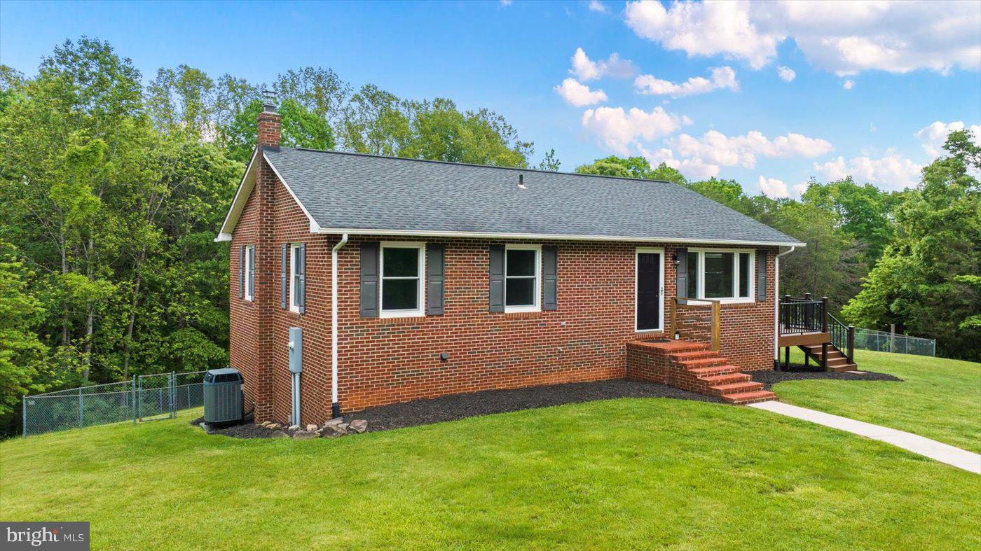 47 OLD FARM RD, FREDERICKSBURG, Virginia 22406, 3 Bedrooms Bedrooms, ,3 BathroomsBathrooms,Residential,For sale,47 OLD FARM RD,VAST2038528 MLS # VAST2038528