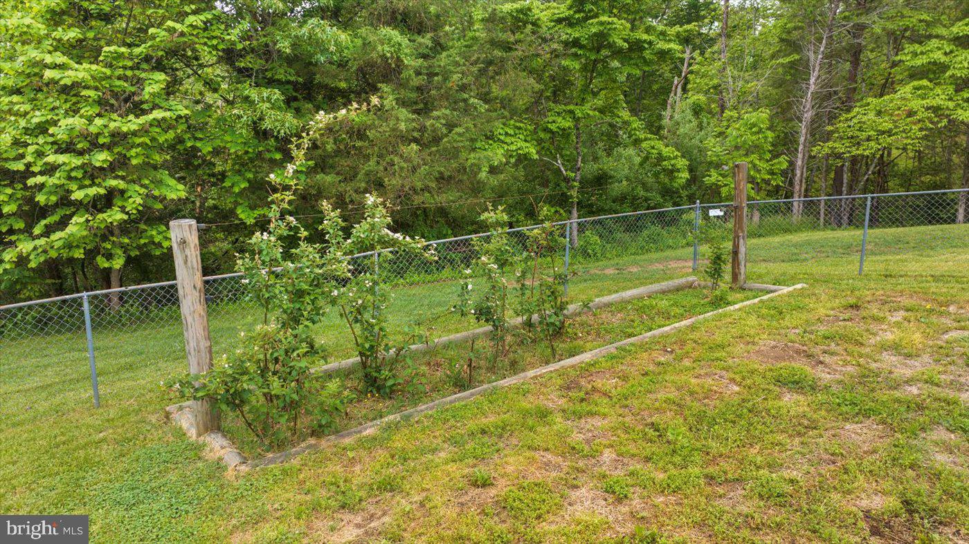 47 OLD FARM RD, FREDERICKSBURG, Virginia 22406, 3 Bedrooms Bedrooms, ,3 BathroomsBathrooms,Residential,For sale,47 OLD FARM RD,VAST2038528 MLS # VAST2038528