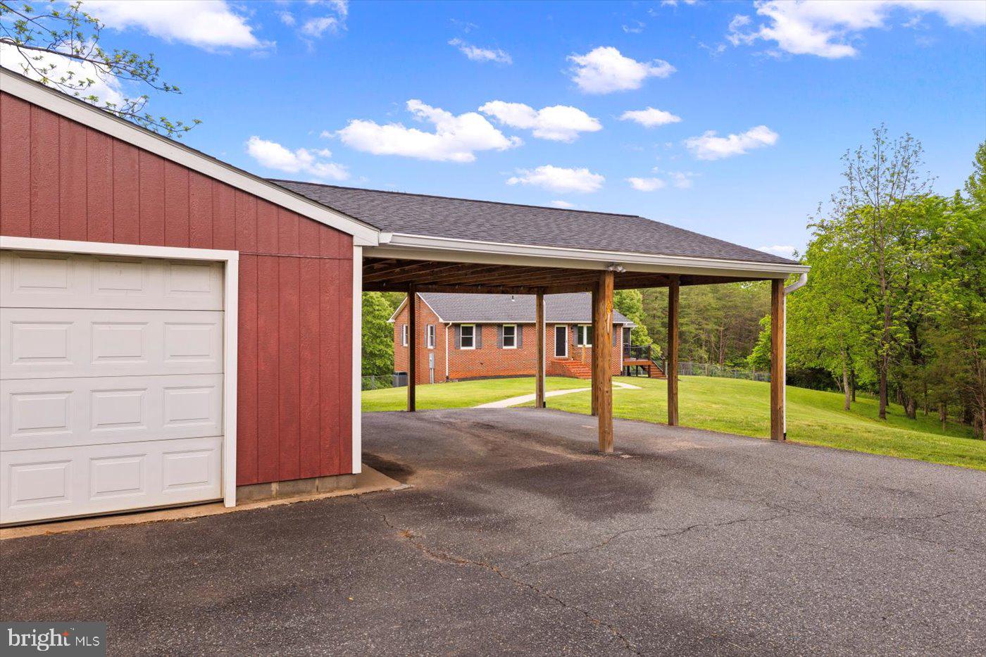 47 OLD FARM RD, FREDERICKSBURG, Virginia 22406, 3 Bedrooms Bedrooms, ,3 BathroomsBathrooms,Residential,For sale,47 OLD FARM RD,VAST2038528 MLS # VAST2038528