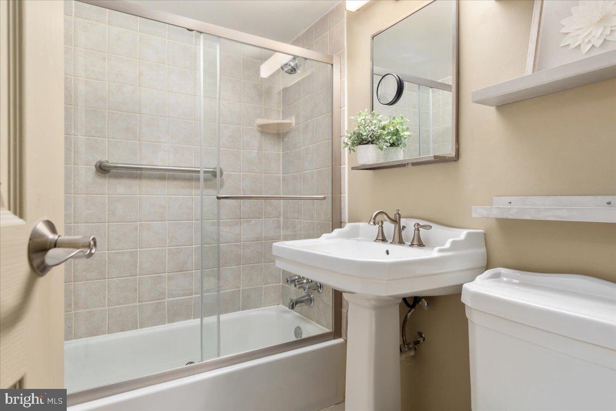 2500 N VAN DORN ST #801, ALEXANDRIA, Virginia 22302, 3 Bedrooms Bedrooms, ,2 BathroomsBathrooms,Residential,For sale,2500 N VAN DORN ST #801,VAAX2044966 MLS # VAAX2044966