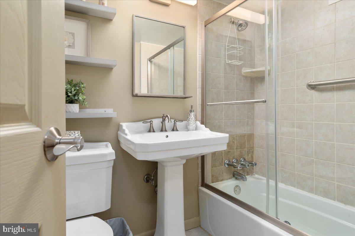 2500 N VAN DORN ST #801, ALEXANDRIA, Virginia 22302, 3 Bedrooms Bedrooms, ,2 BathroomsBathrooms,Residential,For sale,2500 N VAN DORN ST #801,VAAX2044966 MLS # VAAX2044966