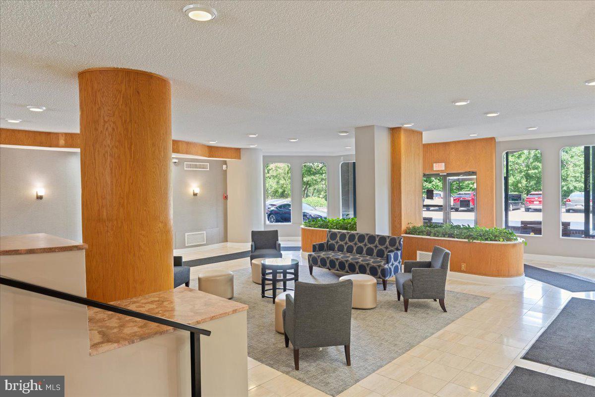 2500 N VAN DORN ST #801, ALEXANDRIA, Virginia 22302, 3 Bedrooms Bedrooms, ,2 BathroomsBathrooms,Residential,For sale,2500 N VAN DORN ST #801,VAAX2044966 MLS # VAAX2044966