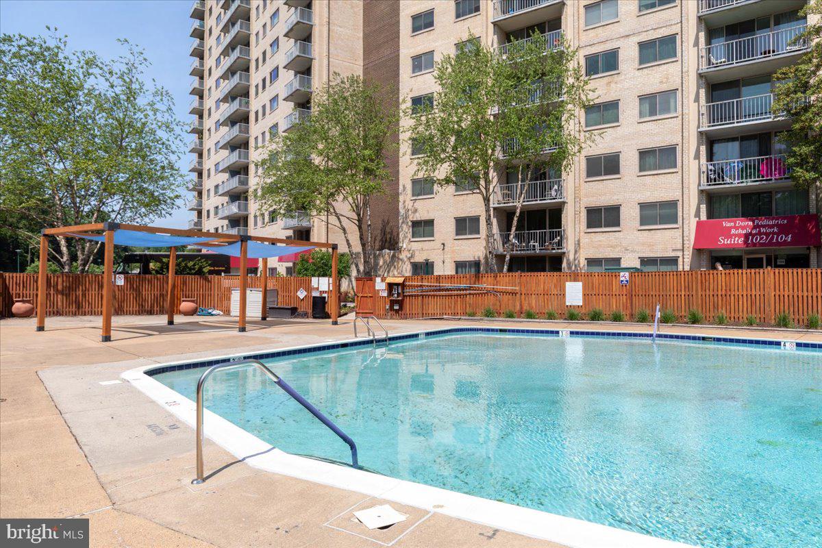 2500 N VAN DORN ST #801, ALEXANDRIA, Virginia 22302, 3 Bedrooms Bedrooms, ,2 BathroomsBathrooms,Residential,For sale,2500 N VAN DORN ST #801,VAAX2044966 MLS # VAAX2044966