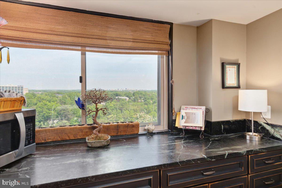2500 N VAN DORN ST #801, ALEXANDRIA, Virginia 22302, 3 Bedrooms Bedrooms, ,2 BathroomsBathrooms,Residential,For sale,2500 N VAN DORN ST #801,VAAX2044966 MLS # VAAX2044966