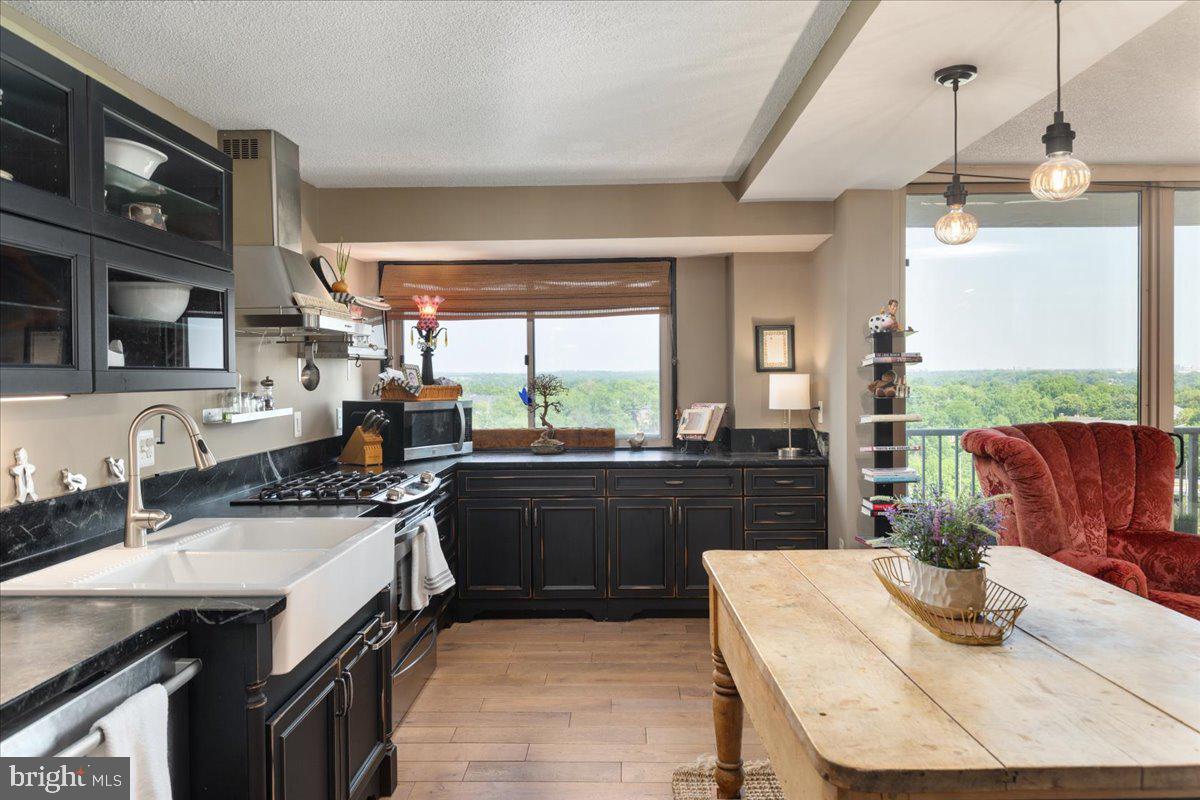 2500 N VAN DORN ST #801, ALEXANDRIA, Virginia 22302, 3 Bedrooms Bedrooms, ,2 BathroomsBathrooms,Residential,For sale,2500 N VAN DORN ST #801,VAAX2044966 MLS # VAAX2044966