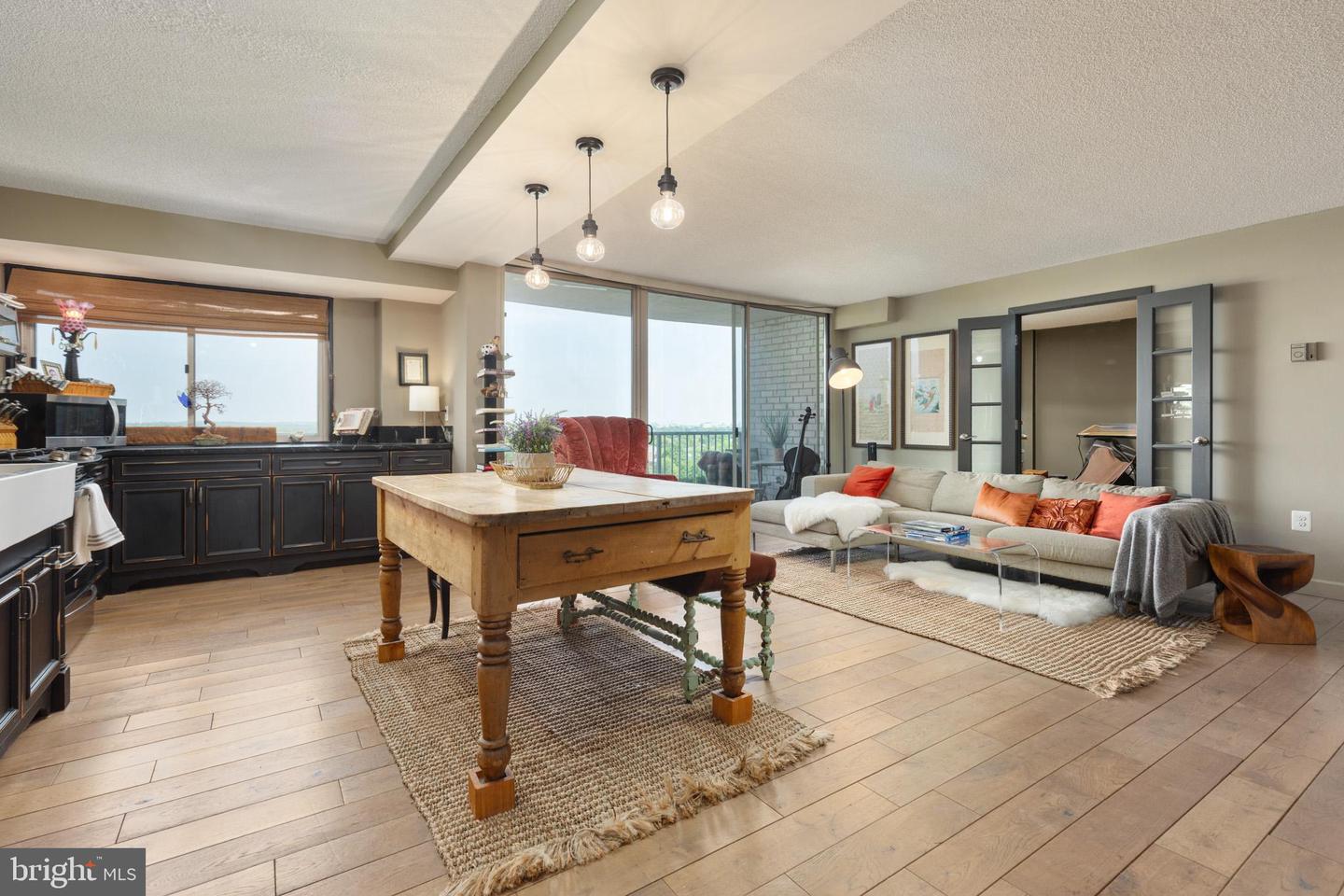 2500 N VAN DORN ST #801, ALEXANDRIA, Virginia 22302, 3 Bedrooms Bedrooms, ,2 BathroomsBathrooms,Residential,For sale,2500 N VAN DORN ST #801,VAAX2044966 MLS # VAAX2044966