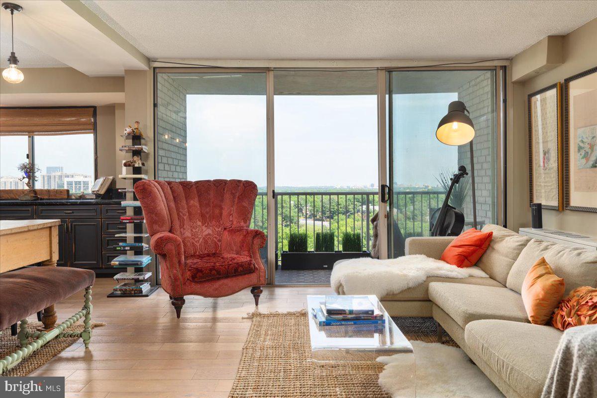 2500 N VAN DORN ST #801, ALEXANDRIA, Virginia 22302, 3 Bedrooms Bedrooms, ,2 BathroomsBathrooms,Residential,For sale,2500 N VAN DORN ST #801,VAAX2044966 MLS # VAAX2044966