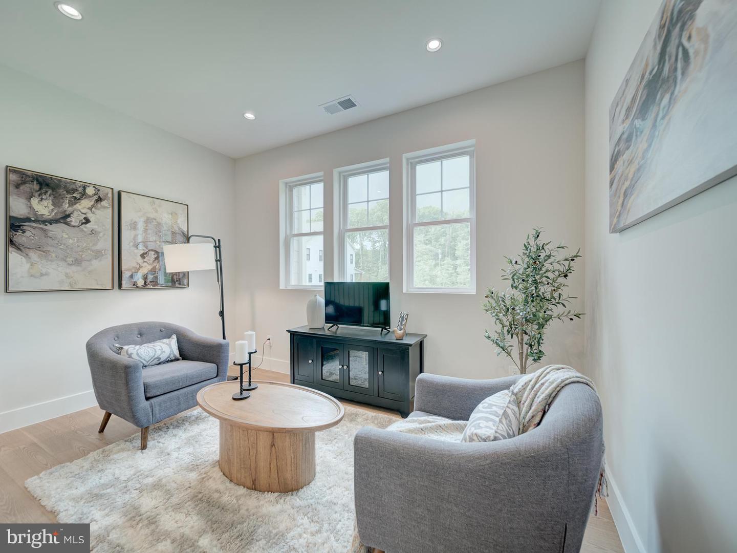11340 PARK DR, FAIRFAX, Virginia 22030, 6 Bedrooms Bedrooms, ,6 BathroomsBathrooms,Residential,For sale,11340 PARK DR,VAFX2238592 MLS # VAFX2238592