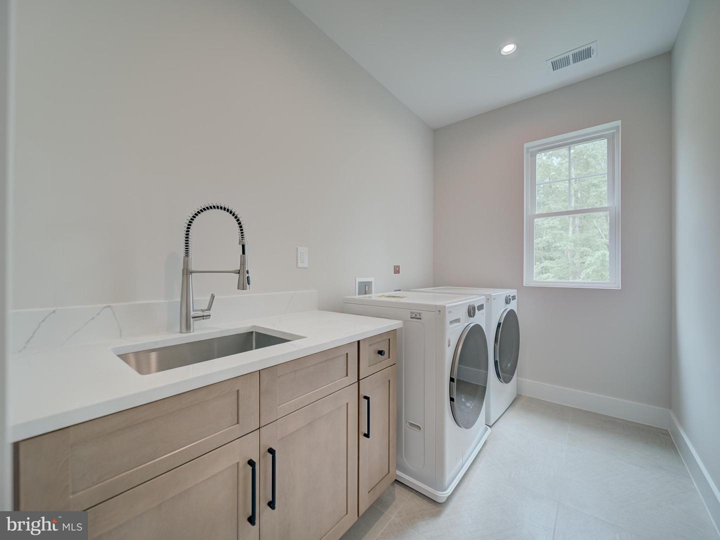 11340 PARK DR, FAIRFAX, Virginia 22030, 6 Bedrooms Bedrooms, ,6 BathroomsBathrooms,Residential,For sale,11340 PARK DR,VAFX2238592 MLS # VAFX2238592