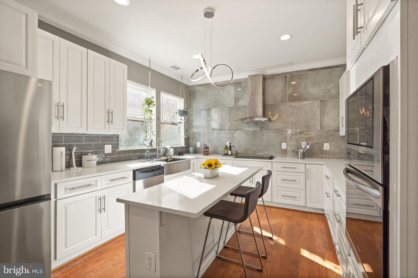 2813 WOODLAWN TRL, ALEXANDRIA, Virginia 22306, 4 Bedrooms Bedrooms, ,4 BathroomsBathrooms,Residential,For sale,2813 WOODLAWN TRL,VAFX2238716 MLS # VAFX2238716