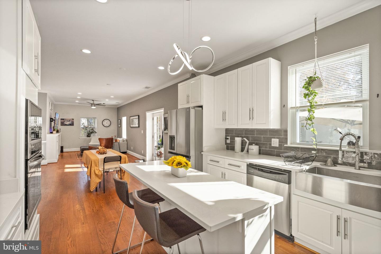 2813 WOODLAWN TRL, ALEXANDRIA, Virginia 22306, 4 Bedrooms Bedrooms, ,4 BathroomsBathrooms,Residential,For sale,2813 WOODLAWN TRL,VAFX2238716 MLS # VAFX2238716